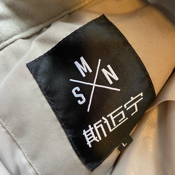 white snow pants - Picture 4 of 4